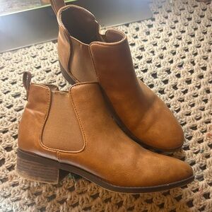 Brown ankle length boots, brown, size 7.